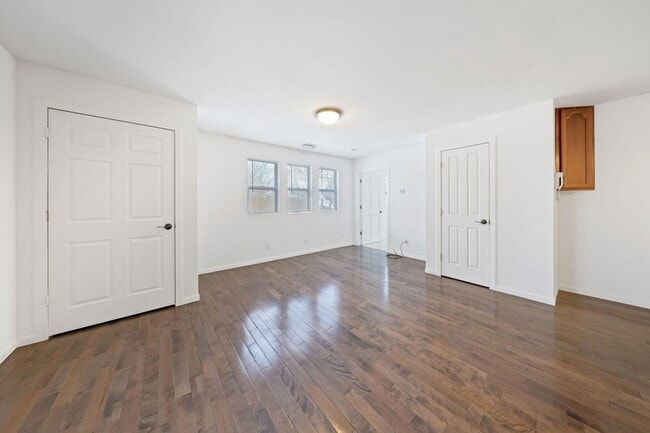 Building Photo - 357 S Greenwich St