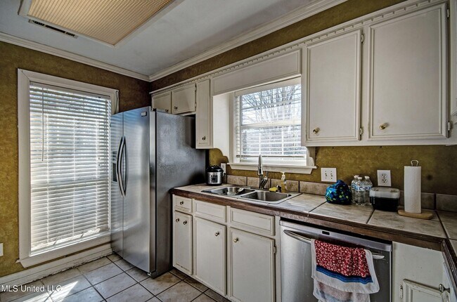 Building Photo - 113 Formosa Dr