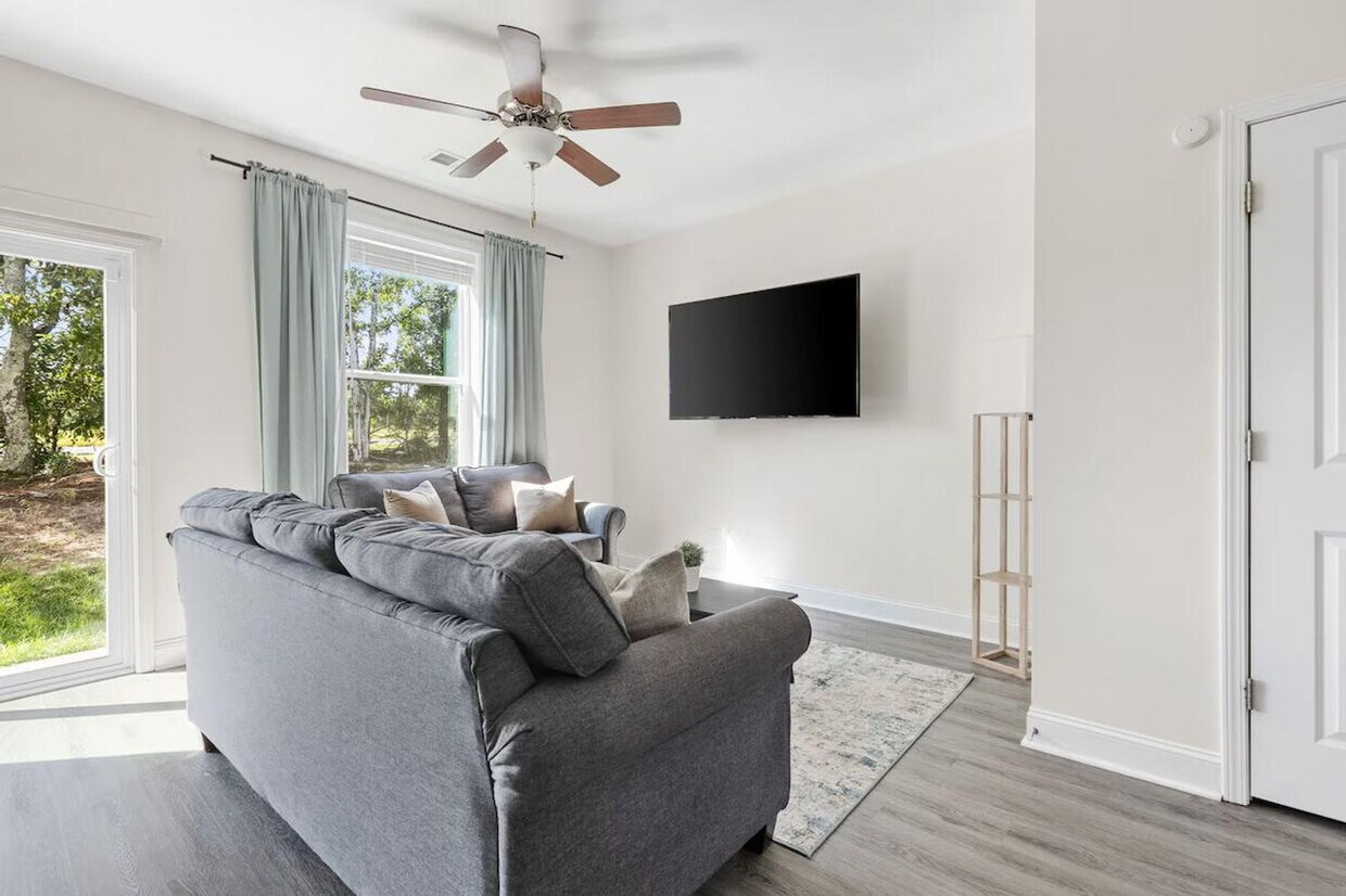 Foto principal - 739 Jacobs Millpond Rd