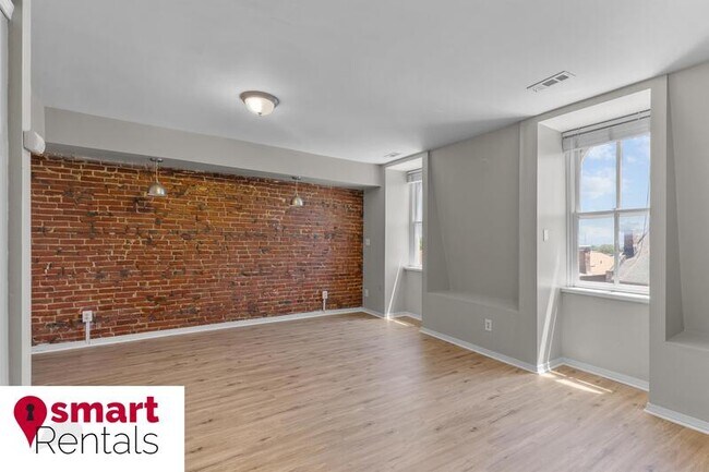 Building Photo - 1711 S 8th St