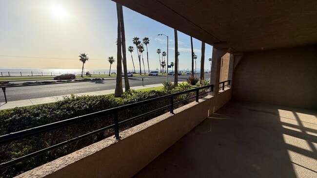 Building Photo - 1200 Pacific Coast Hwy