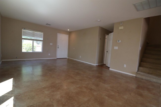 Building Photo - 560 Playa Linda Pl