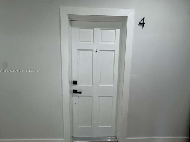 Foto del edificio - 2425 SW 6th St