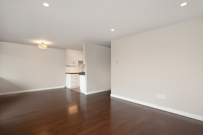 Building Photo - 1235 Taylor Ave N