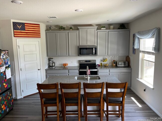 Building Photo - 334 Danbrook Way