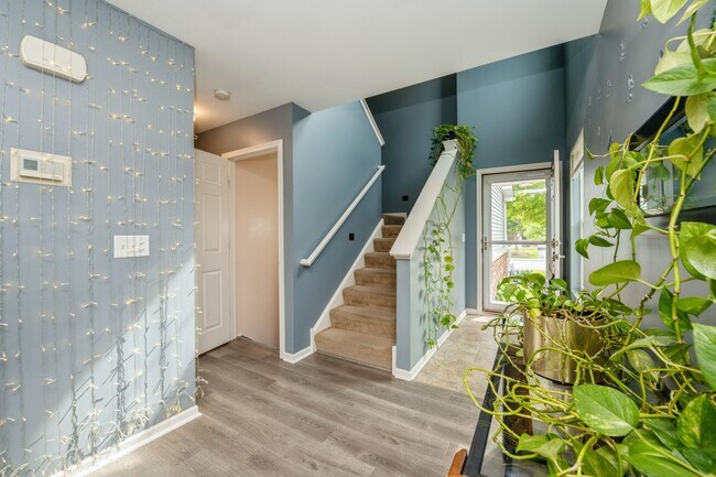 Building Photo - 646 Grand Canyon Cir
