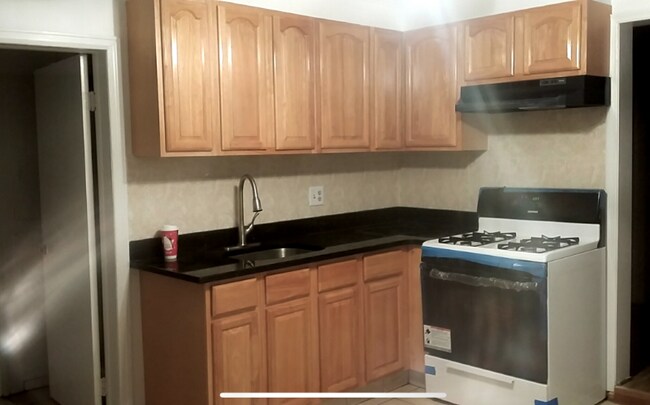 Foto del edificio - 212 Schoolhouse Rd