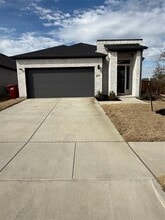 Building Photo - 3802 Murvaul Dr