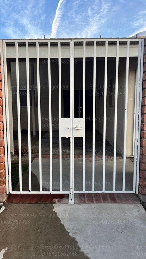 Foto principal - Remodeled 3 bedroom/ 2 bathroom home