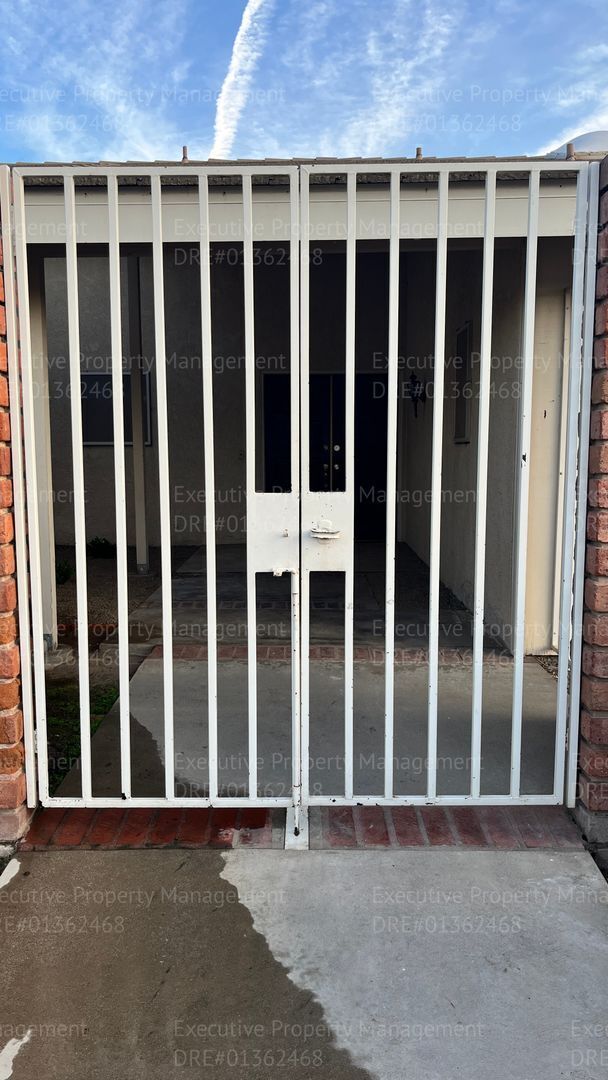 Building Photo - 4405 Charter Oaks Ave