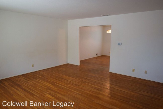 Building Photo - 3 br, 2 bath House - 9905 Aztec NE