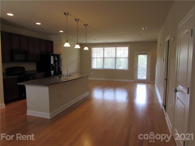 Building Photo - 103 Steinbeck Way