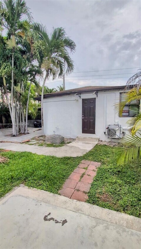 Foto principal - 22830 Old Dixie Hwy