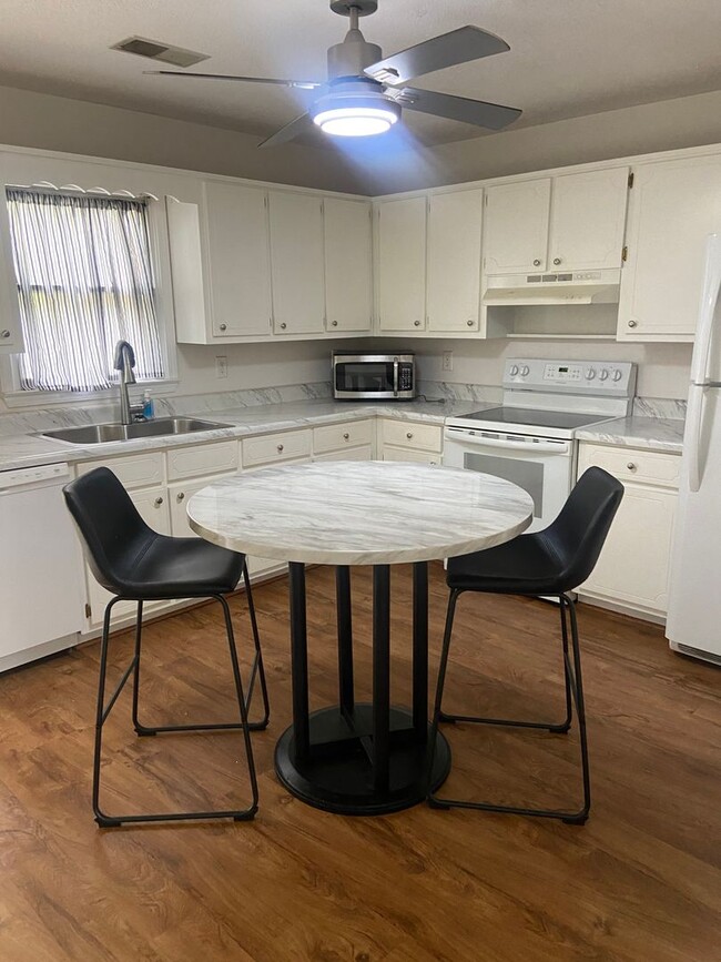 Foto del edificio - New For Rent in Grayson Valley!