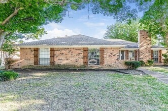 Building Photo - 4622 Burdock Dr