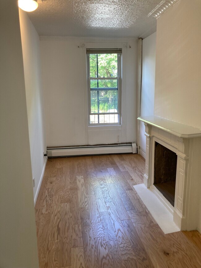 2do dormitorio - 522 W 153rd St