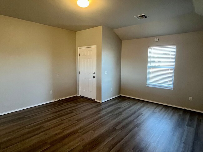 Foto del edificio - Great 3 Bed, 2 Bath In Yukon Schools!! New...