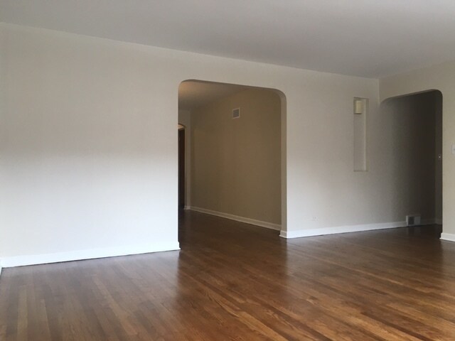 Foto del edificio - 5425 N Kimball Ave
