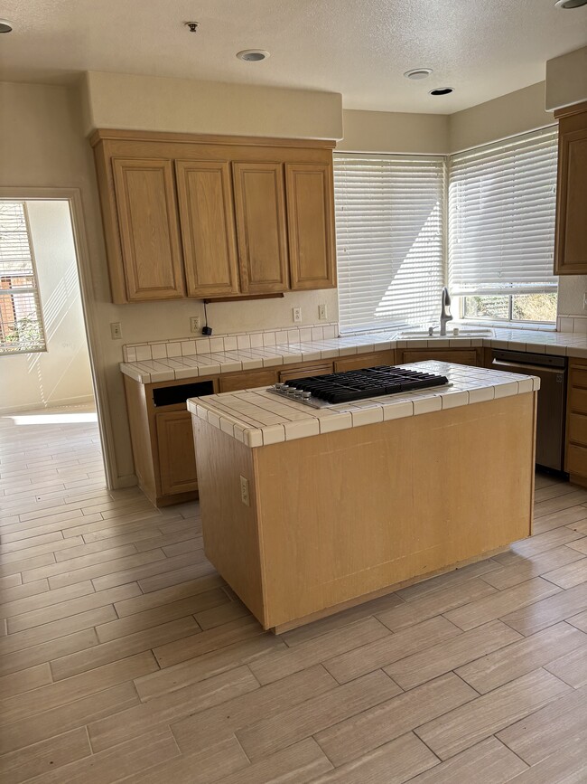 Building Photo - 17610 Winding Creek Rd