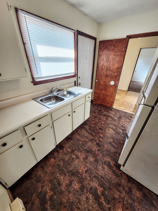 Building Photo - 534 E Bradford St