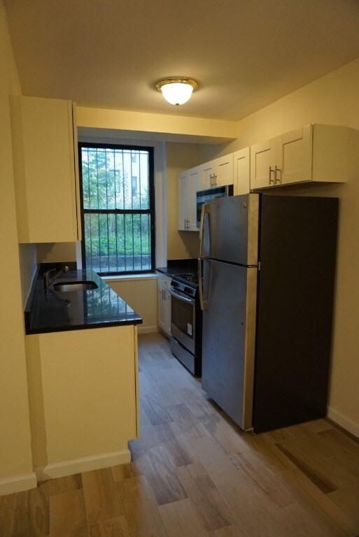 Foto del edificio - 2444 28th St