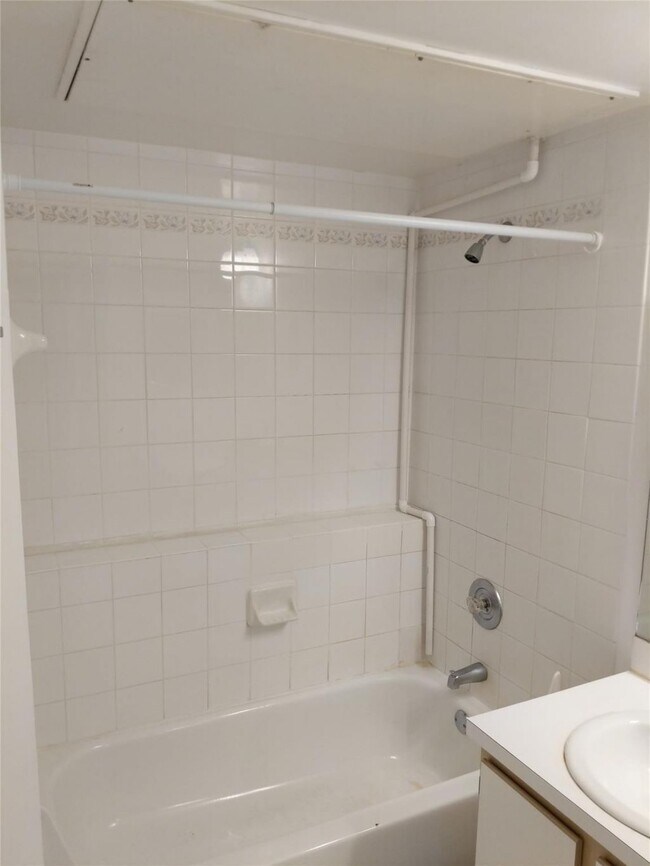 Foto del edificio - 761 SW 148th Ave