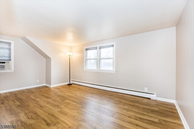 Building Photo - 76 Personette Ave