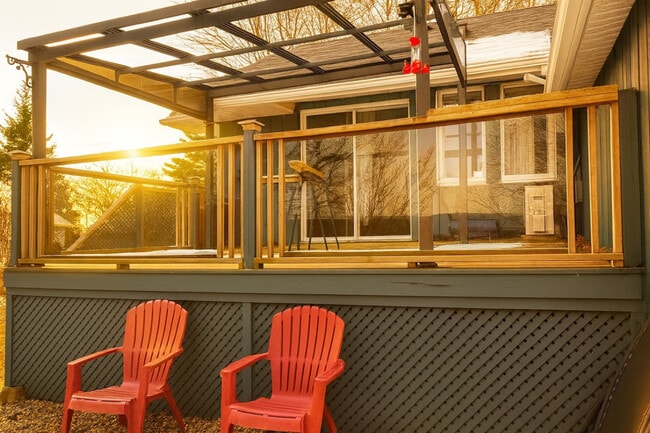 Building Photo - 1858 Chem. de la Grande Presqu'île