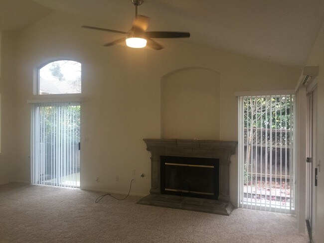 Foto del edificio - 9316 N Bramwell St