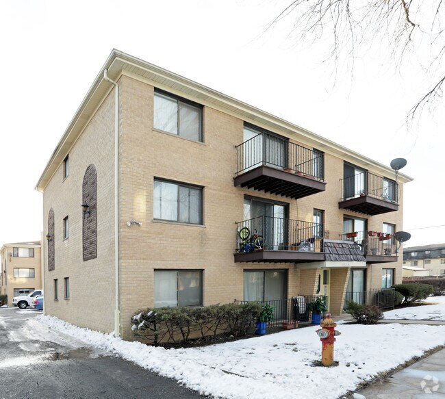 Foto del edificio - 1024 S York Rd