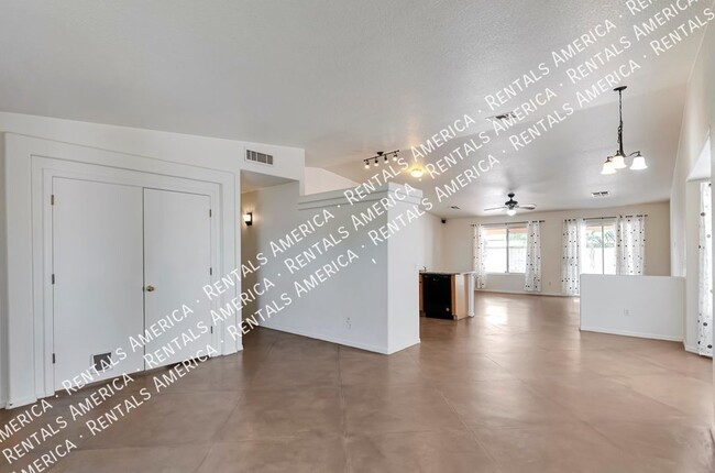 Building Photo - 10177 E Sunrise Meadow Pl