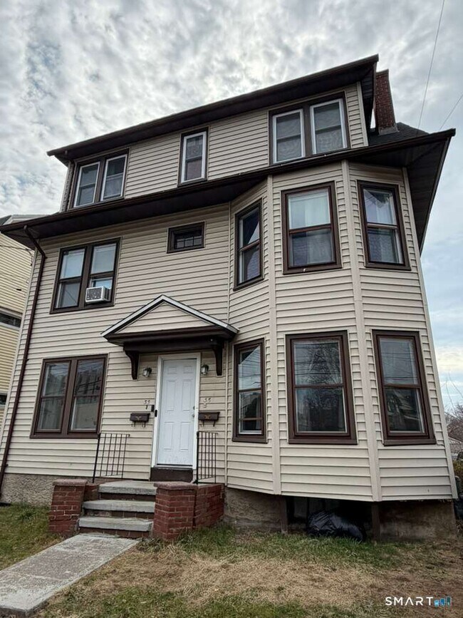 Building Photo - 33 Marion St