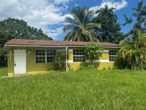 Building Photo - 6871 SW 18th Ct