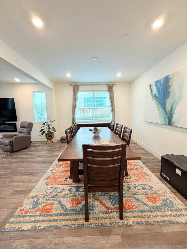 Foto del edificio - 6734 Ishan St