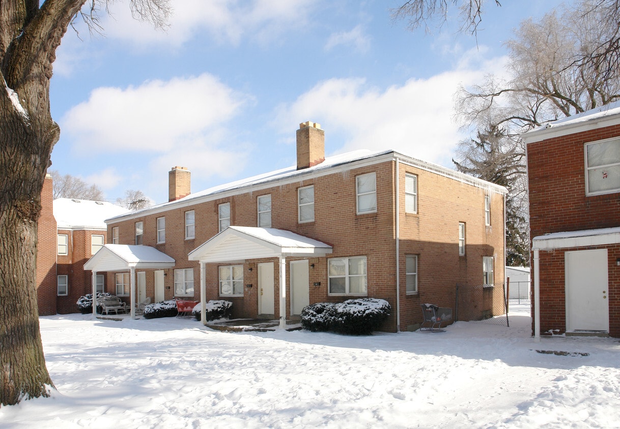 Primary Photo - 130-136 S Powell Ave