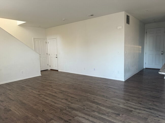 Foto del edificio - 1579 Sorenson Dr