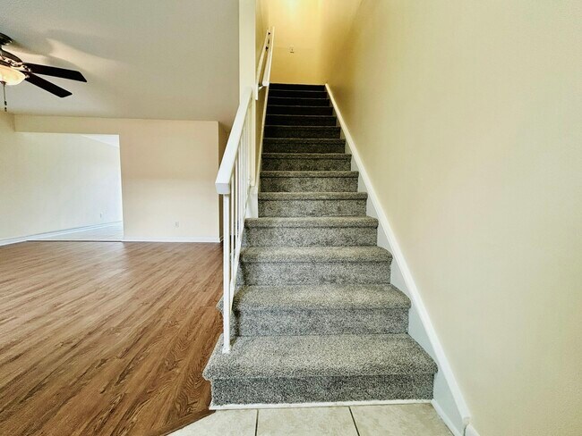 Foto del edificio - 718 Spence Cir