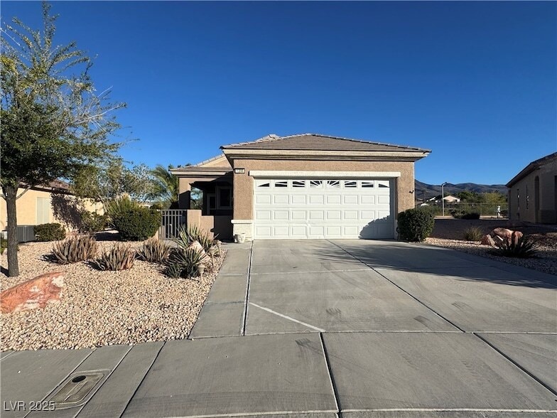 Foto principal - 1396 Couperin Dr