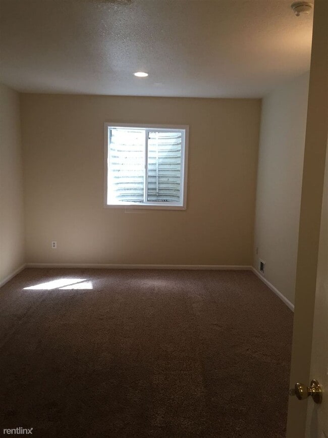 Building Photo - 6 br, 3 bath House - 1515 Crawford St