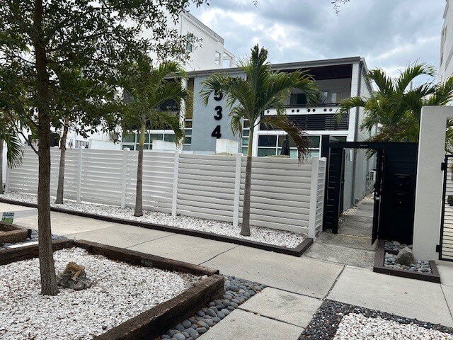 Building Photo - 534 4th Ave S