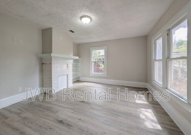 Building Photo - 1045 Dorchester St