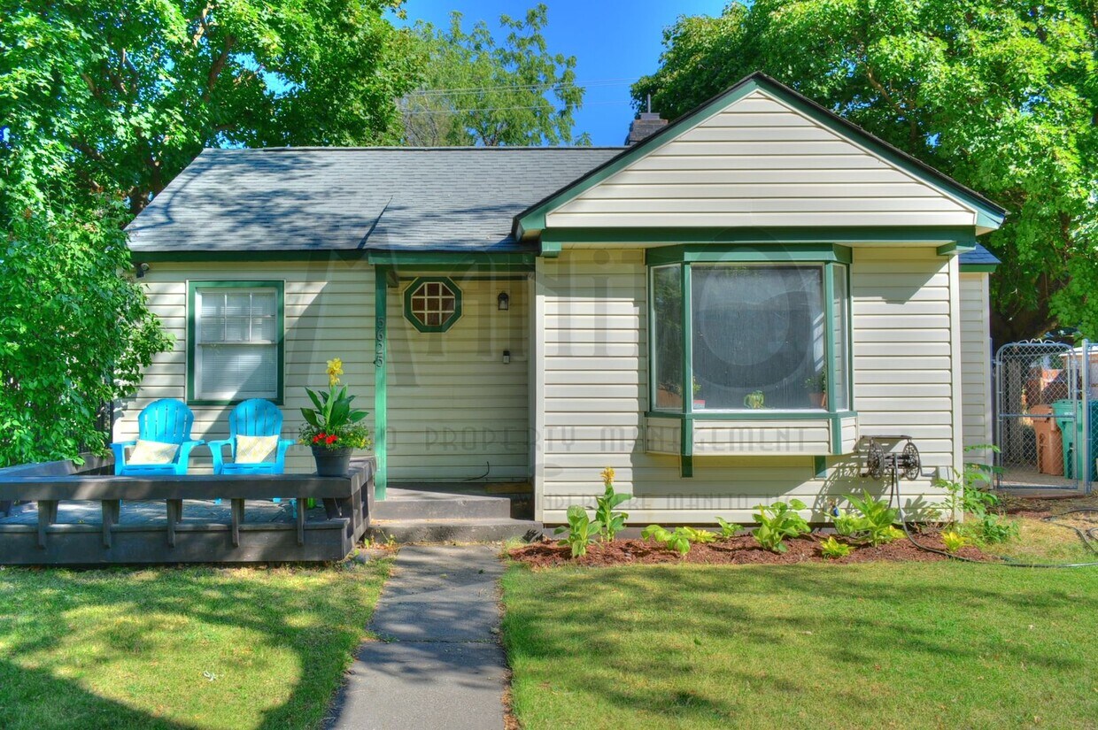 Primary Photo - Charming Valley Home