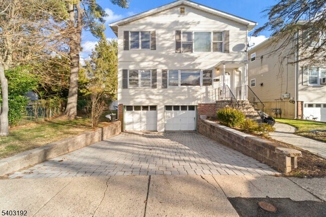 Building Photo - 19 Cooper Dr