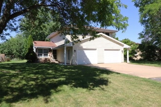 Building Photo - 926 E Northwood Dr