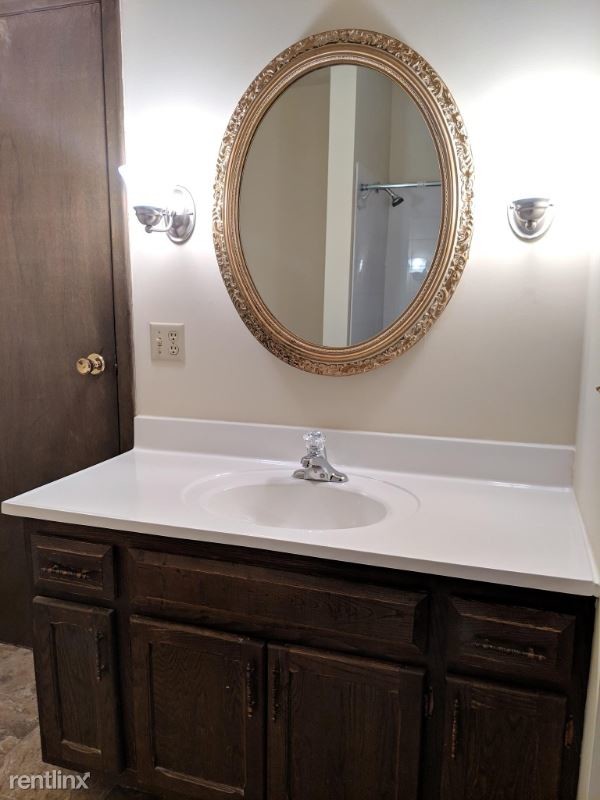 Building Photo - 2 br, 1.5 bath Townhome - 7327 Ames Cir