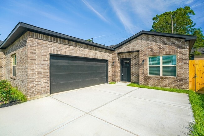 Building Photo - 2618 Piemonte Ave