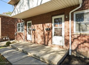 Building Photo - 923-925 Rosamond Ave