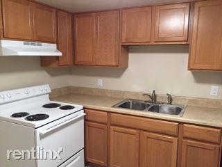 Building Photo - 2000 Spring Dr