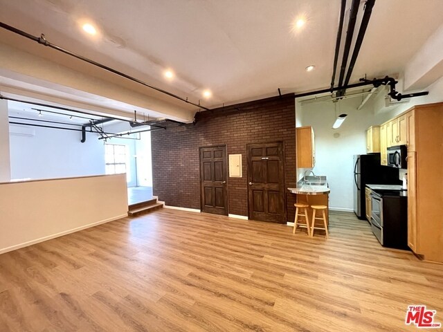 Primary Photo - 312 W 5th St