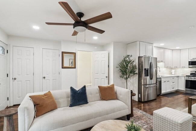 Foto del edificio - 3008 N Spaulding Ave